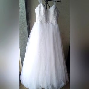 David's bridal wedding gown